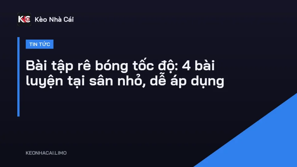 Cầu thủ rê bóng tốc độ qua hàng cọc trên sân cỏ nhân tạo