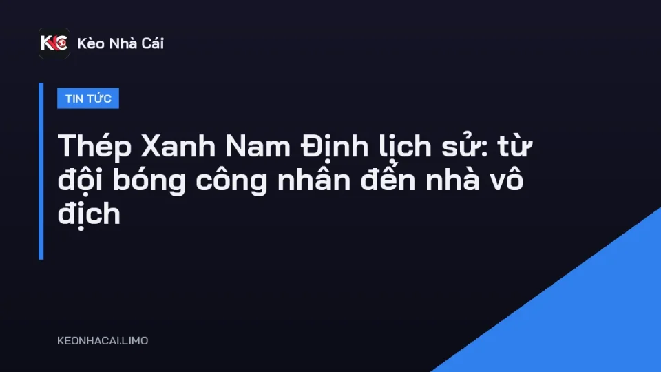 Cổ động viên Thép Xanh Nam Định cổ vũ trên khán đài sân Thiên Trường