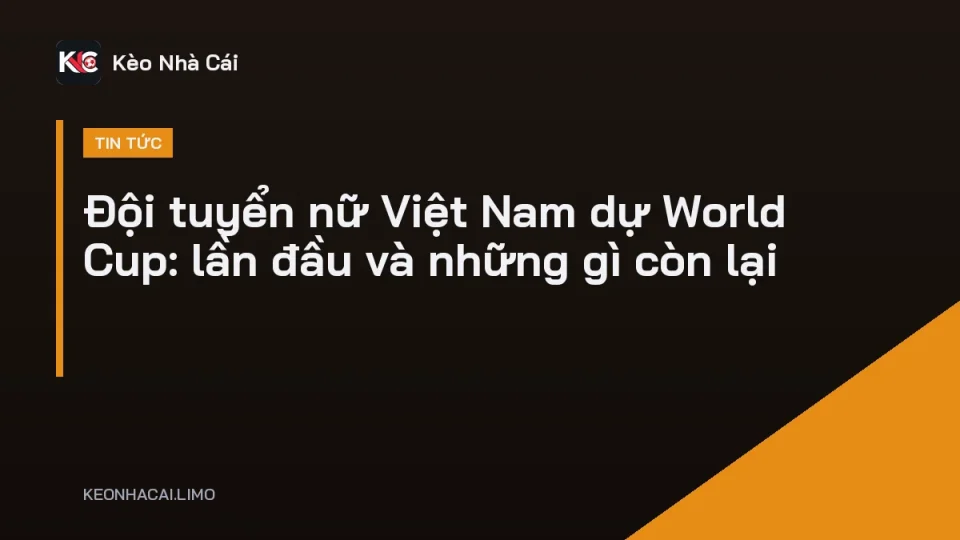 Đội tuyển nữ Việt Nam đứng chào khán giả trước trận đấu tại World Cup nữ