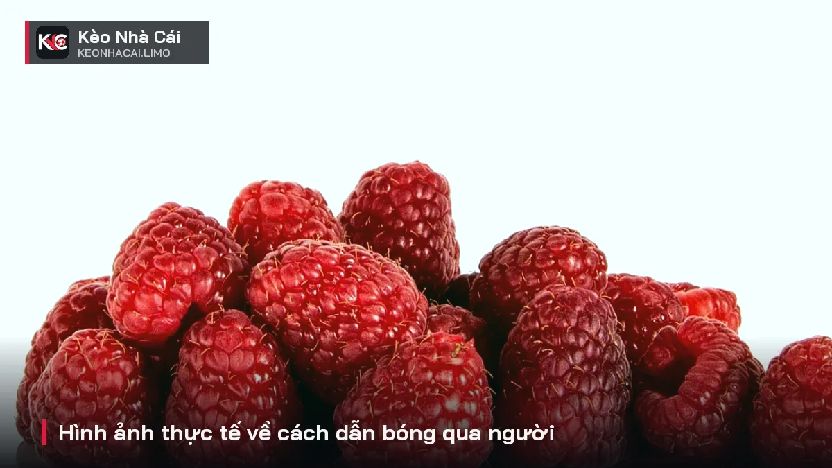 Hình ảnh thực tế về cách dẫn bóng qua người