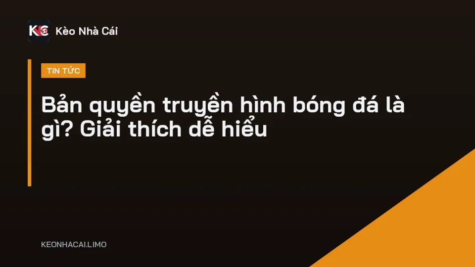 Kỹ thuật viên phát sóng điều khiển máy quay trận bóng đá trên sân vận động