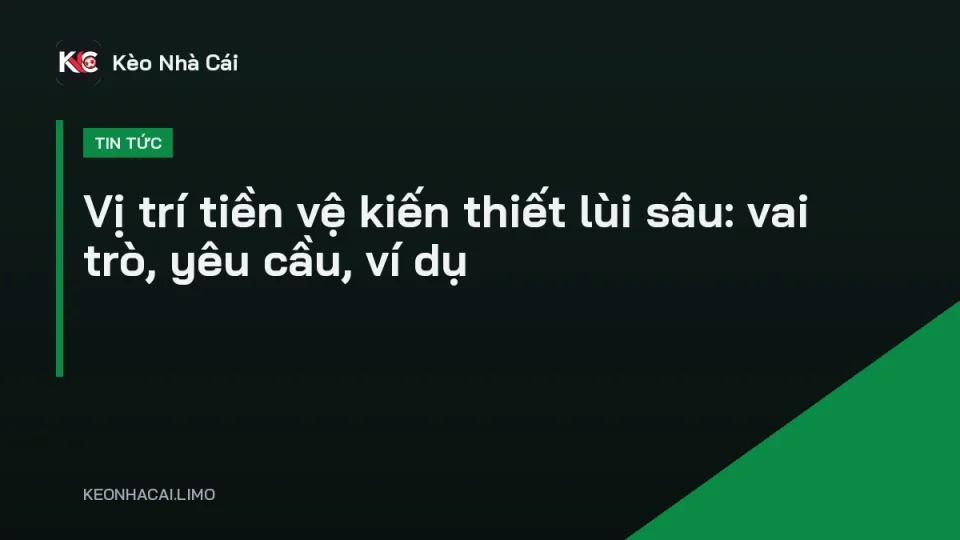 Tiền vệ kiến thiết lùi sâu thu bóng ở giữa sân và chuẩn bị chuyền dài