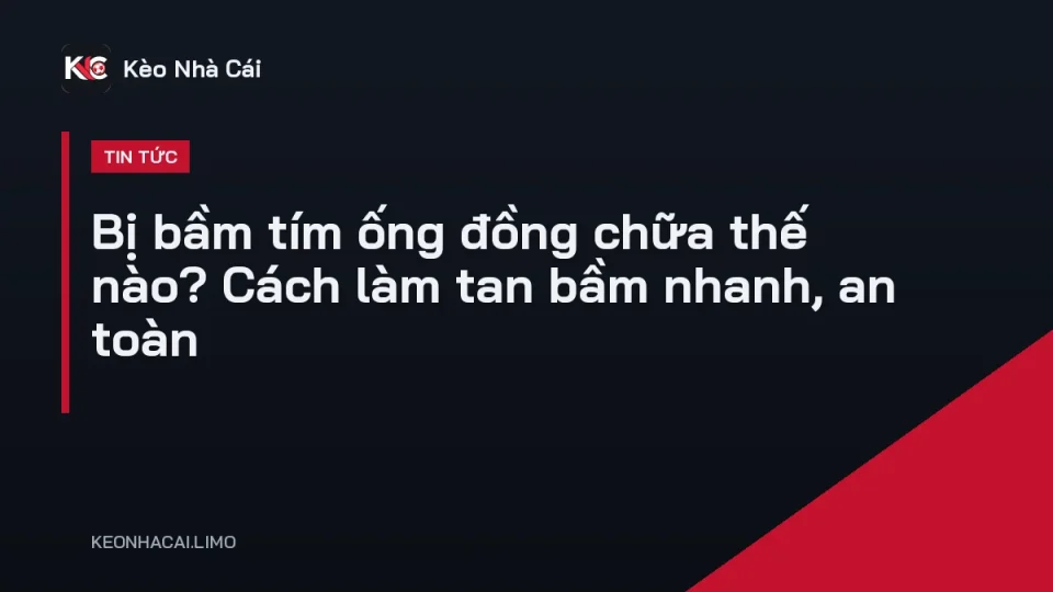 Vết bầm tím ống đồng sau pha va chạm trong trận bóng đá phong trào